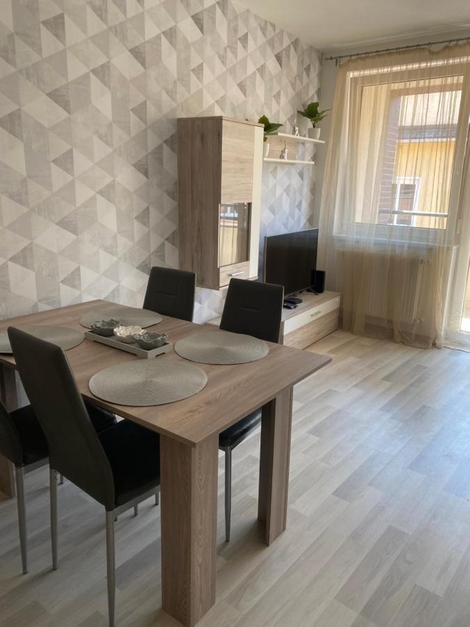 Simonffy Central Apartment Debrecen Bagian luar foto