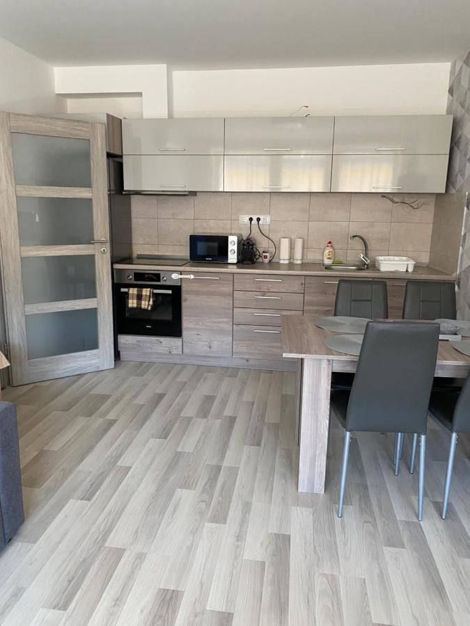 Simonffy Central Apartment Debrecen Bagian luar foto